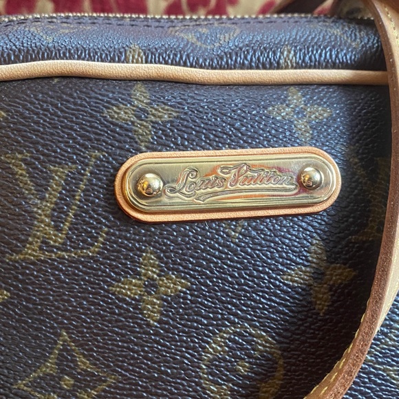 Louis Vuitton Monogram Montorgueil PM - Picture 2 of 16